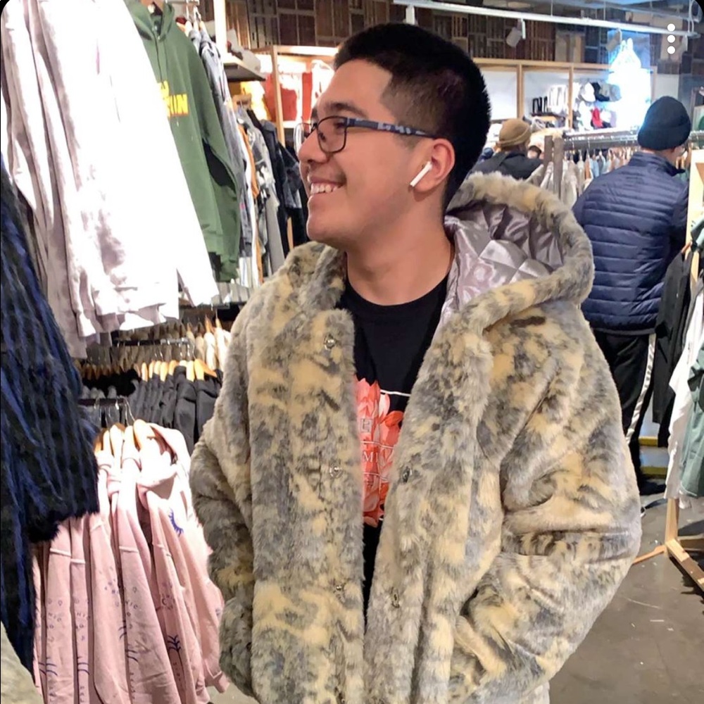 Meet your Posher, Uriel